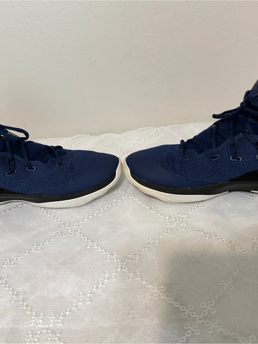 Nike Men’s Navy and White Athletic Basketball Shoes